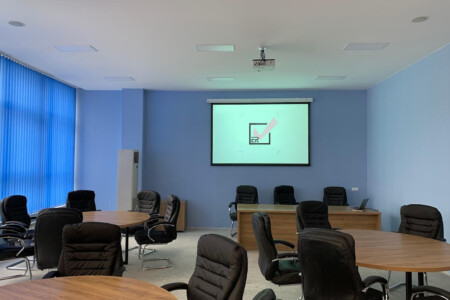 Зала за презентации и обучения НСА "Васил Левски" Оборудване на конферентни зали