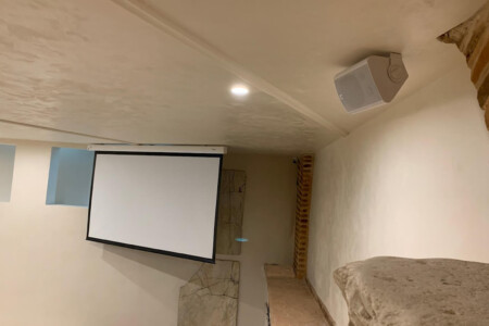 Зала за презентации "Вила Флавия" Пловдив Оборудване на конферентни зали