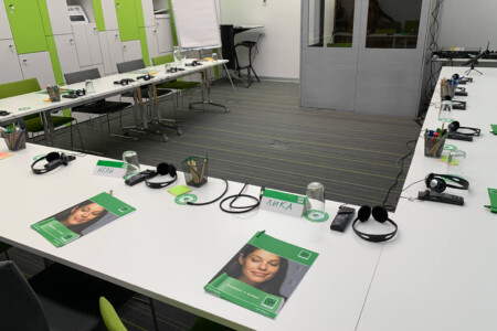 Система за симултанен превод BOSCH Kонферентна техника и оборудване под наем и продажба