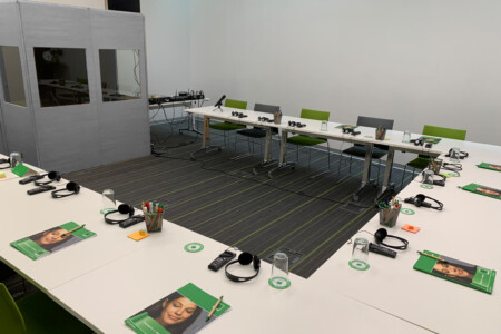 Система за симултанен превод BOSCH Kонферентна техника и оборудване под наем и продажба