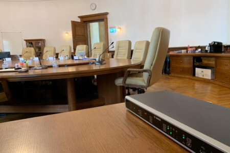 Заседателна зала на Централна Избирателна Комисия (ЦИК) - Дискусионна микрофонна система BOSCH Продажба на конферентна техника и оборудване