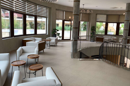 Лоби V&P Residence Club Продажба на конферентна техника и оборудване