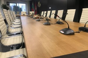 Заседателна зала в областна администрация (Цифрова конферентна микрофонна система BOSCH) Продажба на конферентна техника и оборудване