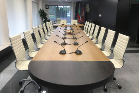 Заседателна зала в областна администрация (Цифрова конферентна микрофонна система BOSCH) Продажба на конферентна техника и оборудване