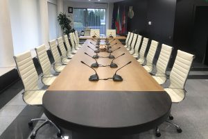 Заседателна зала в областна администрация (Цифрова конферентна микрофонна система BOSCH) Продажба на конферентна техника и оборудване