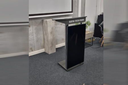 Изработка на конферентна катедра с вграден монитор - София Тех Парк Продажба на конферентна техника и оборудване